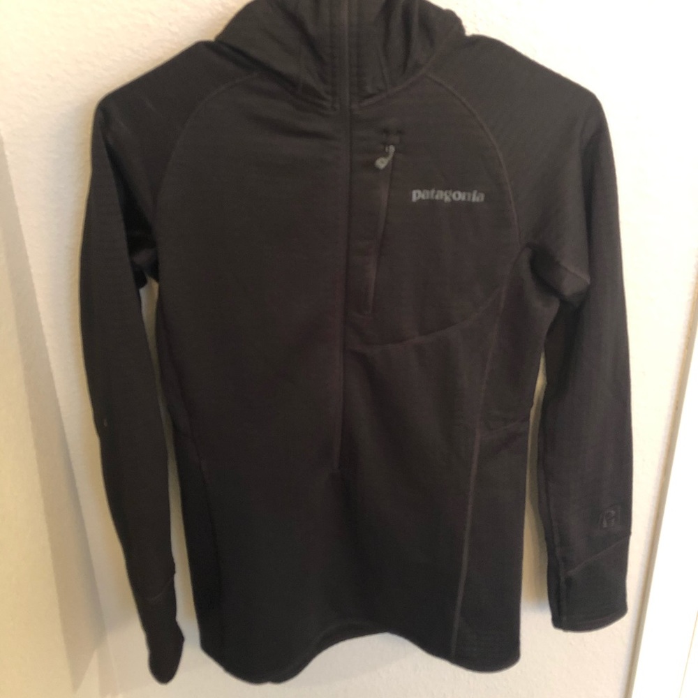 Patagonia women’s XS R2 tech hoody 3/4 zip